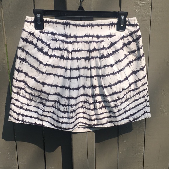 Diane Von Furstenberg Patterned Skirt Size 2 - Picture 4 of 7